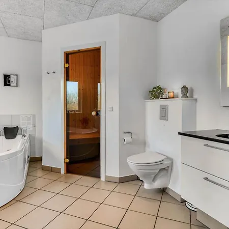 Bv362-blavand-gl-maelkevej-24 * Blåvand